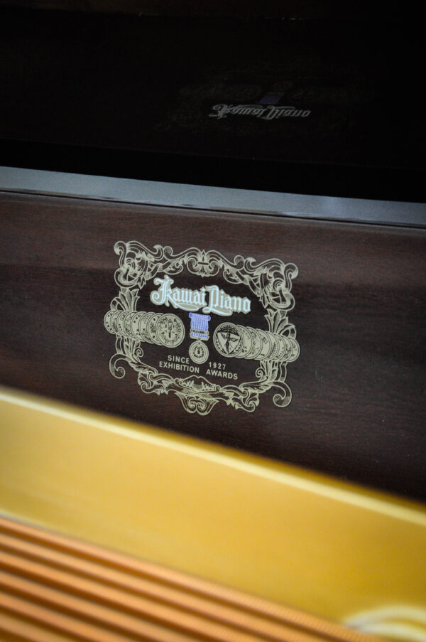 Piano de cola Kawai KG-1C Japón