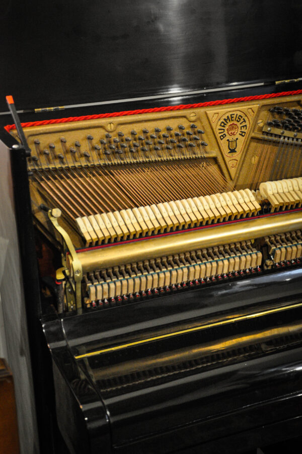 Piano Burmeister Negro