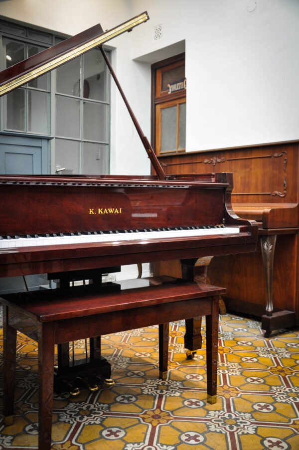 Piano de cola Kawai KG-1C Japón