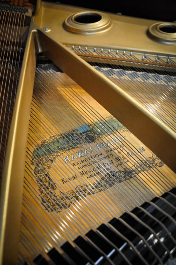 Piano de cola Kawai KG-1C Japón