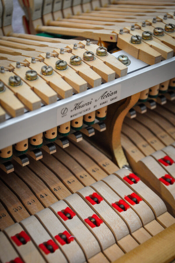 Piano de cola Kawai KG-1C Japón