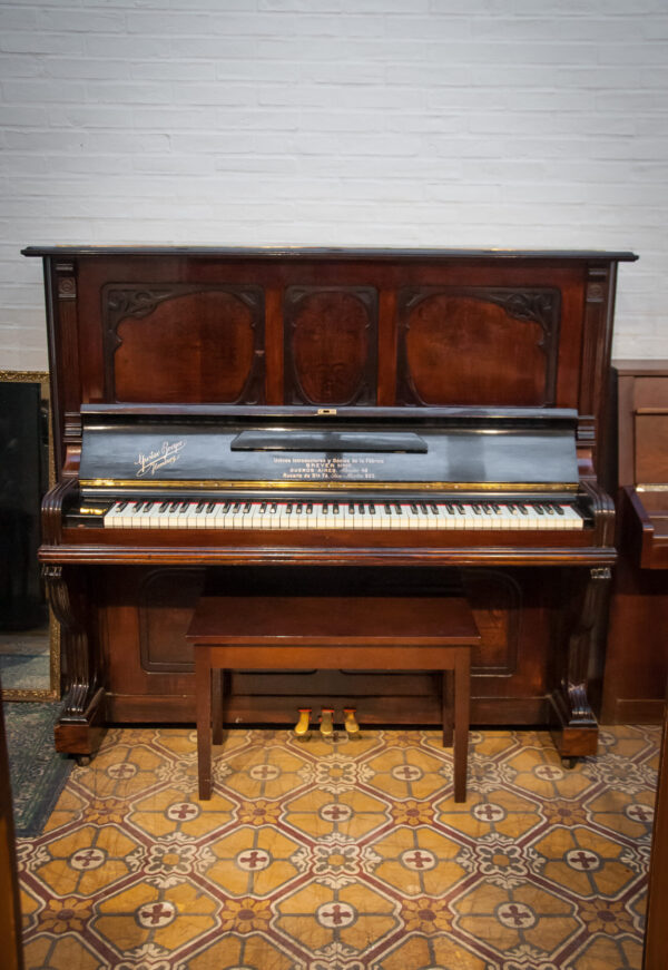 Gustav Breyer Hamburg Piano