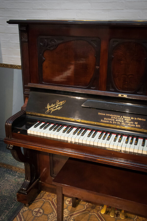 Gustav Breyer Hamburg Piano