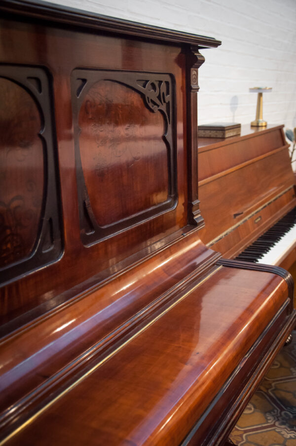 Gustav Breyer Hamburg Piano