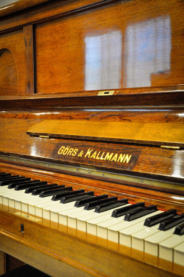 Gors and Kallmann piano