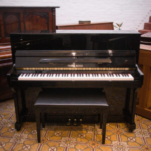 Pearl River UP-115 Piano