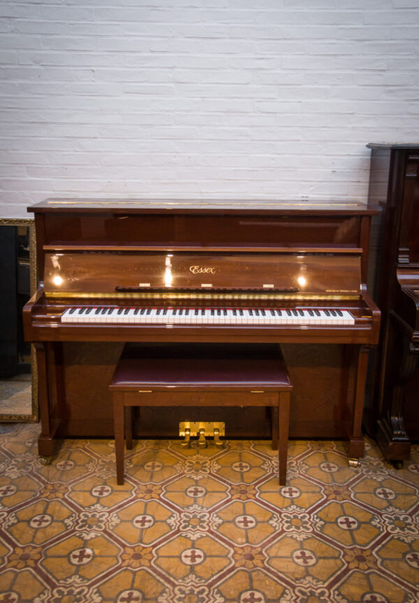 Essex EUP-116 (by Steinway and Sons)