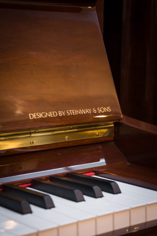 Essex EUP-116 (by Steinway and Sons)
