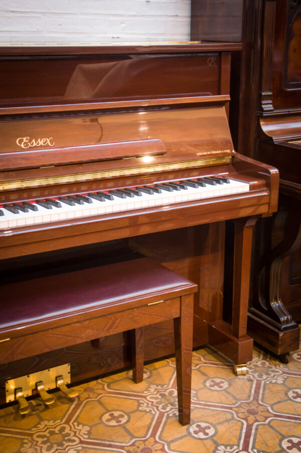 Essex EUP-116 (by Steinway and Sons)