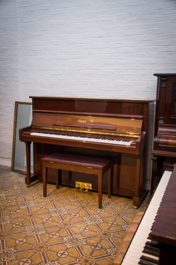 Essex EUP-116 (by Steinway and Sons)