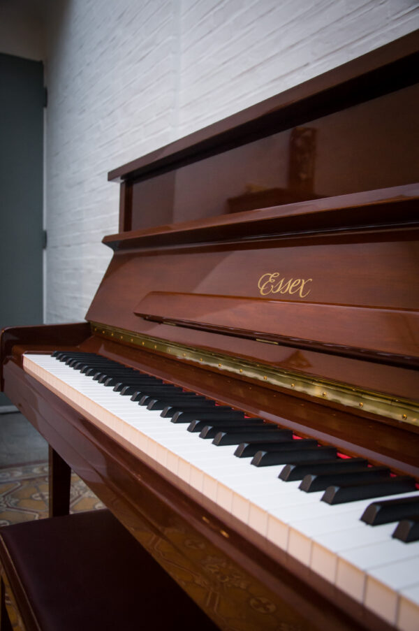 Essex EUP-116 (by Steinway and Sons)