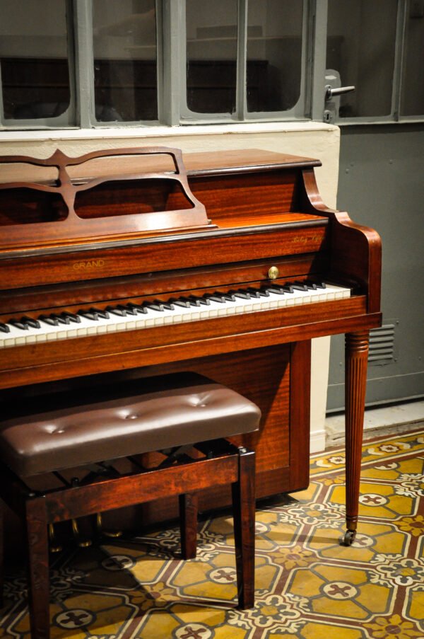 Grand Betsy Lynn piano