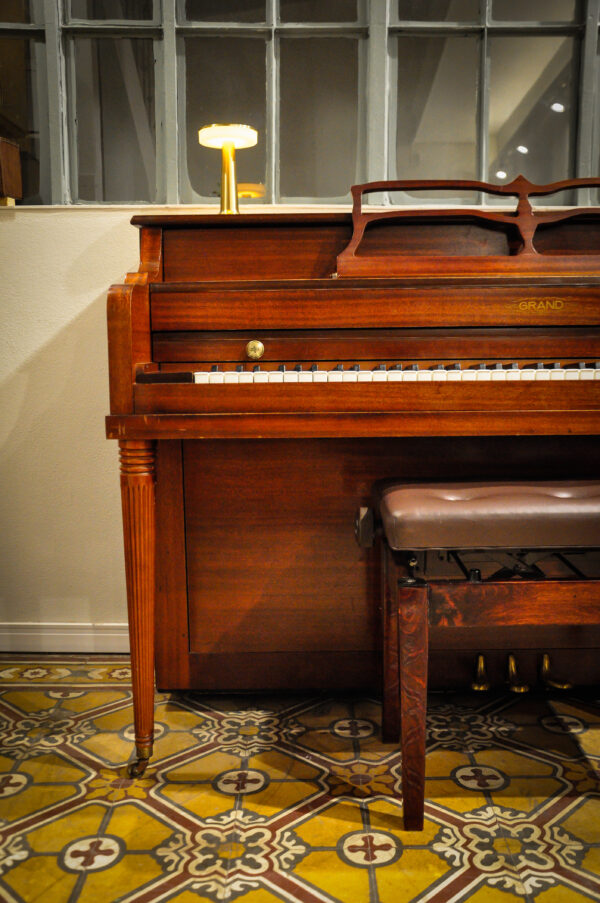 Grand Betsy Lynn piano