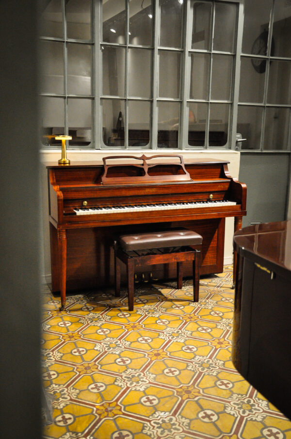 Grand Betsy Lynn piano