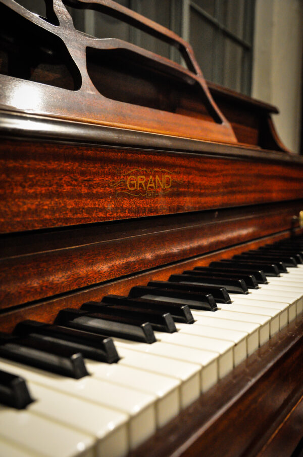 Grand Betsy Lynn piano