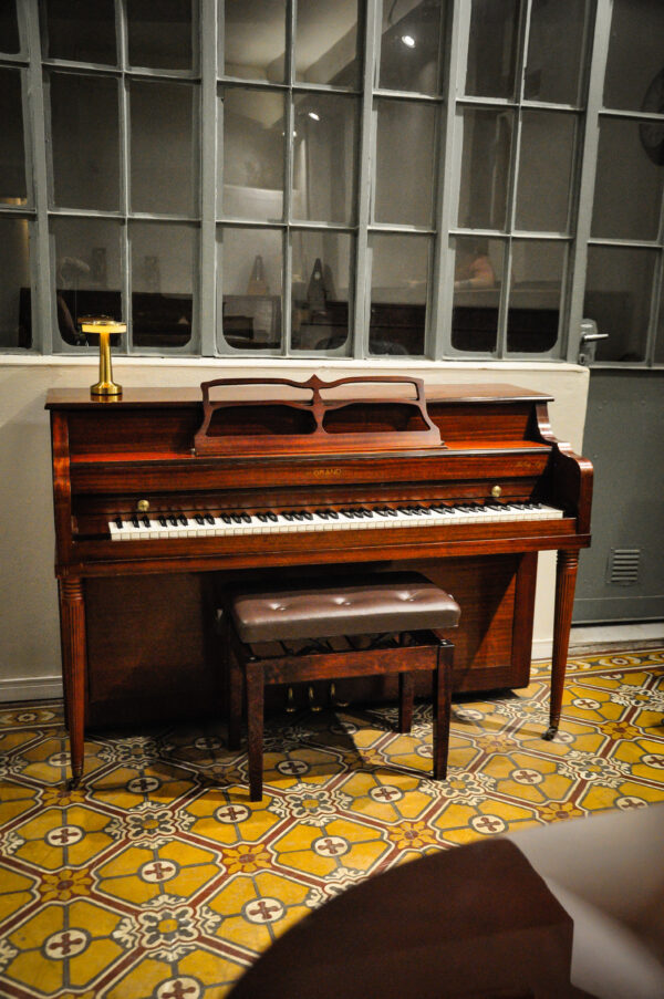 Grand Betsy Lynn piano