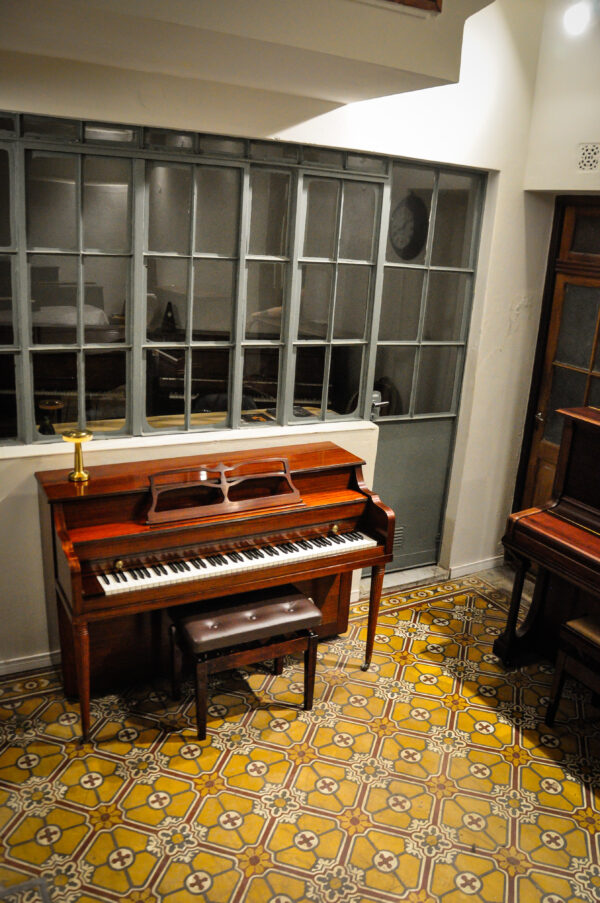 Grand Betsy Lynn piano