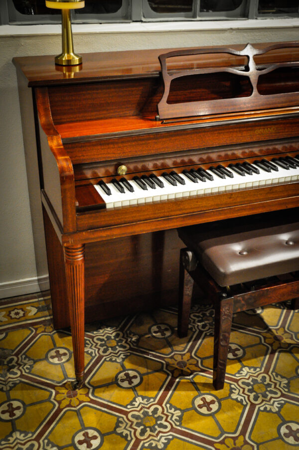 Grand Betsy Lynn piano