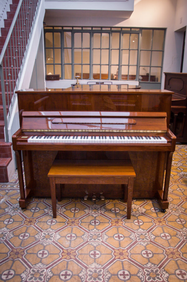 Samick JS-115 Piano