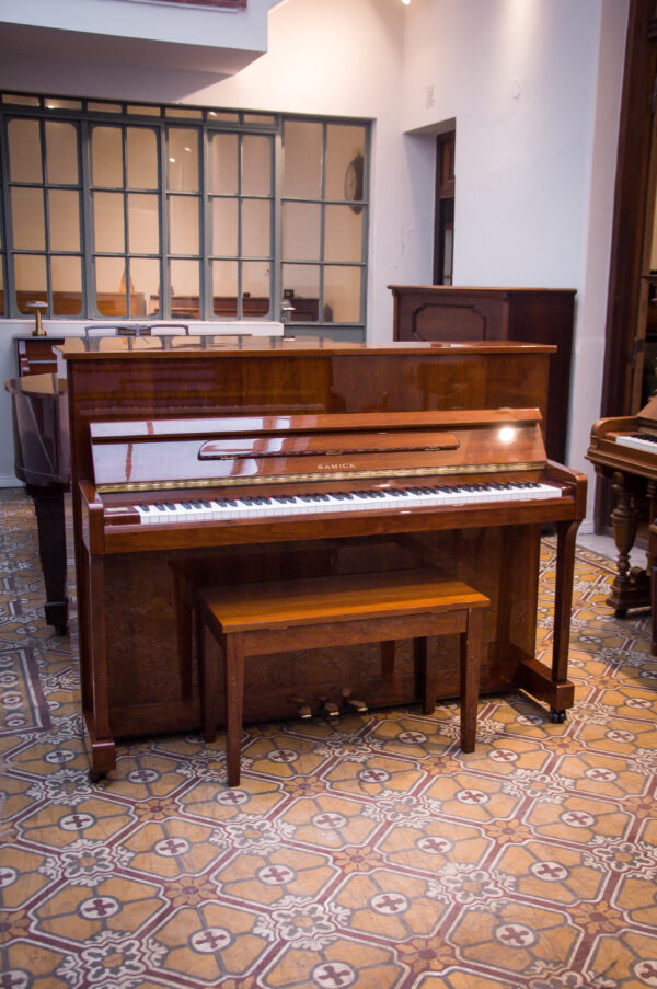 Samick JS-115 Piano