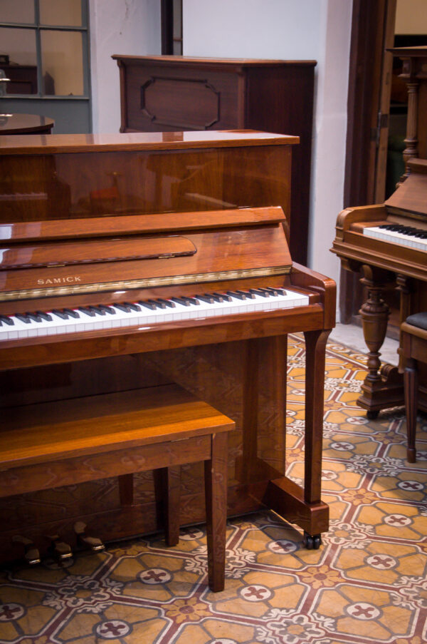 Samick JS-115 Piano