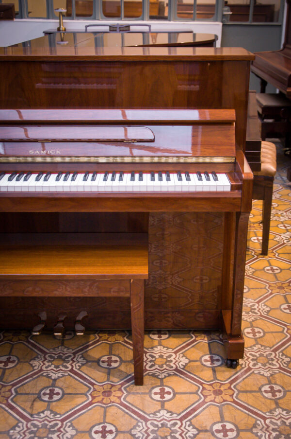 Samick JS-115 Piano