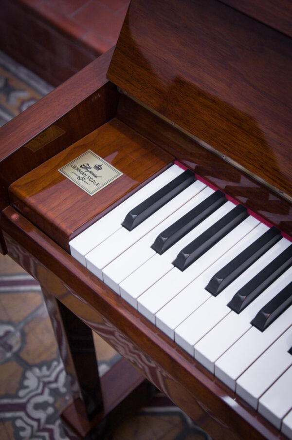 Samick JS-115 Piano