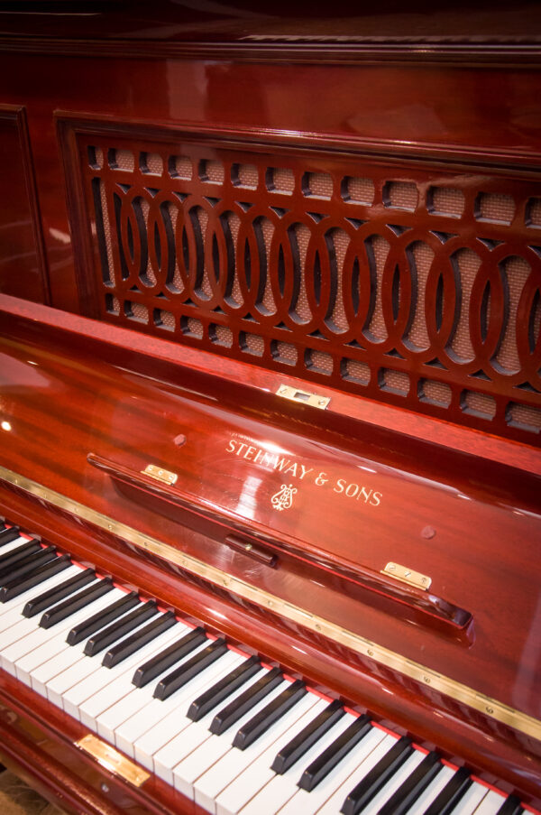 STEINWAY & SONS MODELO R (213) - Imagen 21