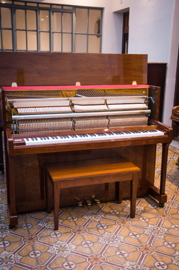 Samick JS-115 Piano