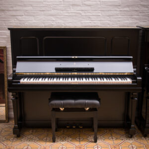 Steinway and Sons piano vertical modelo K-52
