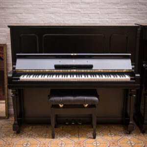 Steinway and Sons piano vertical modelo K-52
