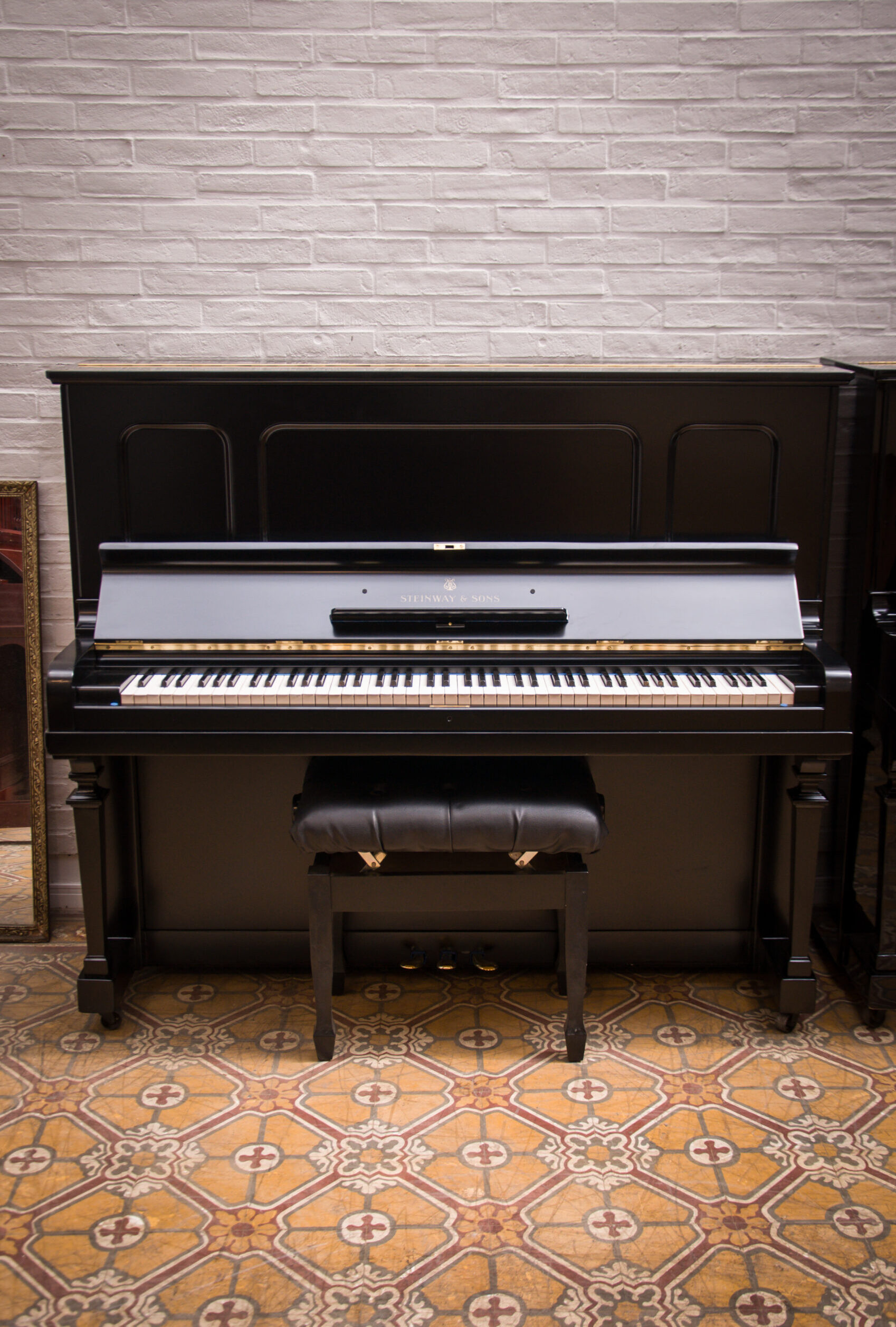 Steinway and Sons piano vertical modelo K-52