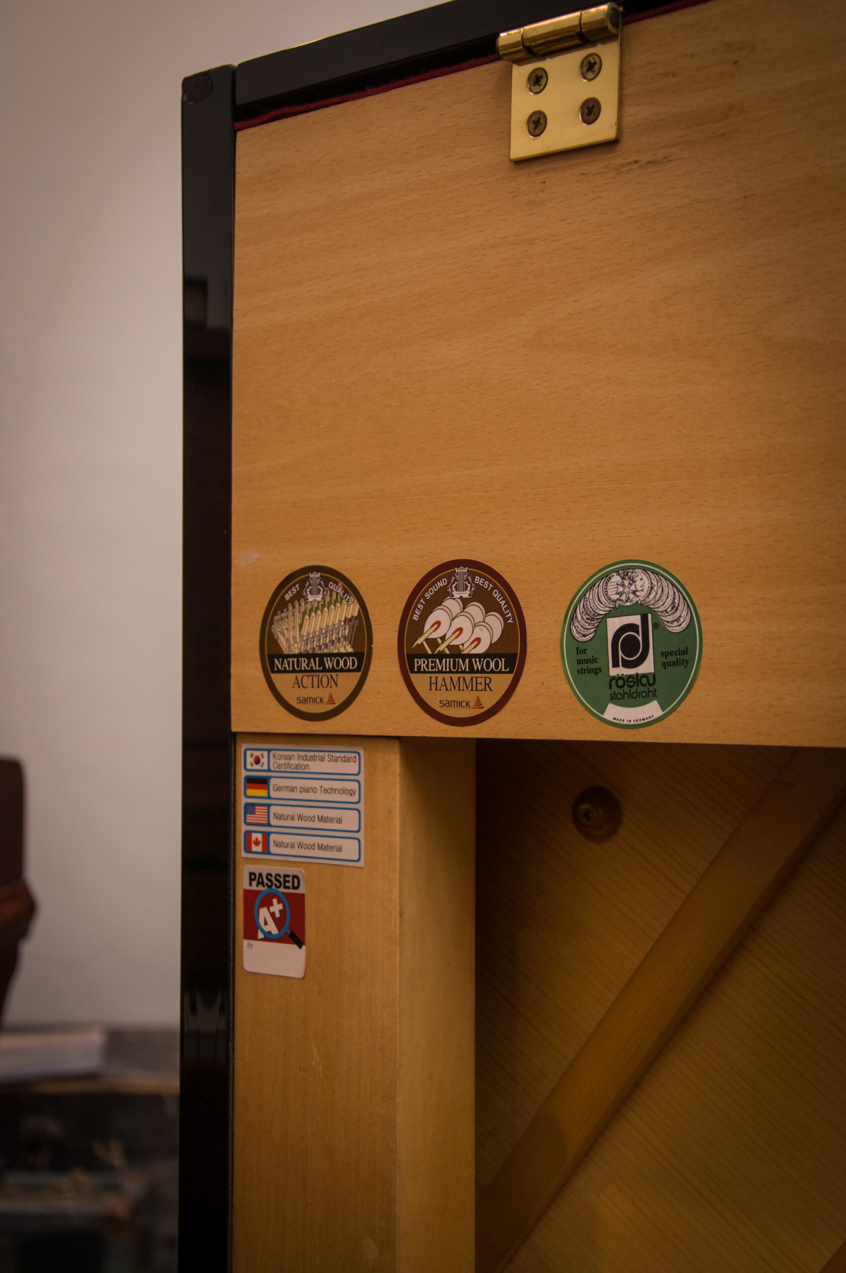 Kohler and Campbell KC-143 piano