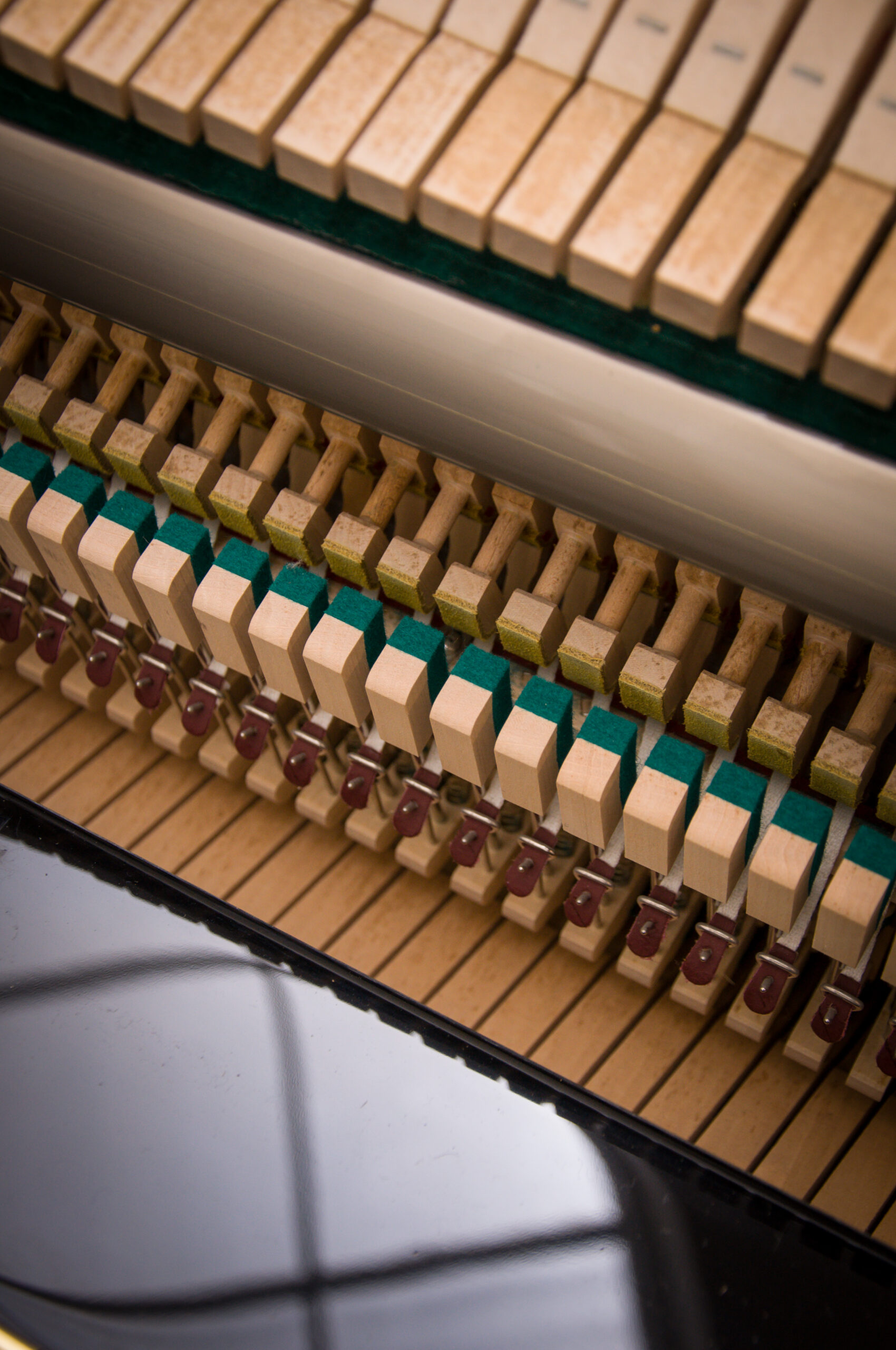 Kohler and Campbell KC-143 piano