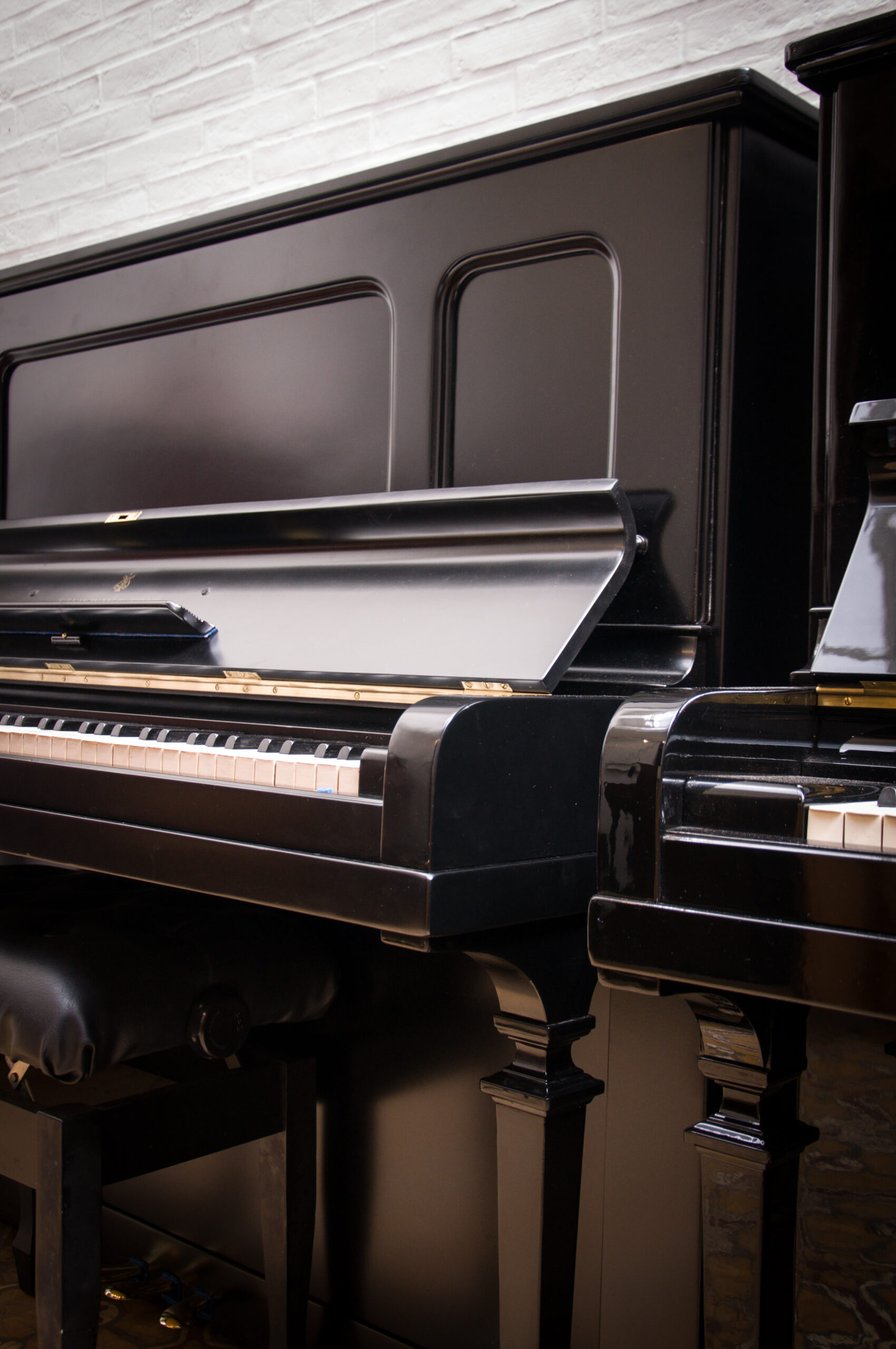 Steinway and Sons piano vertical modelo K-52