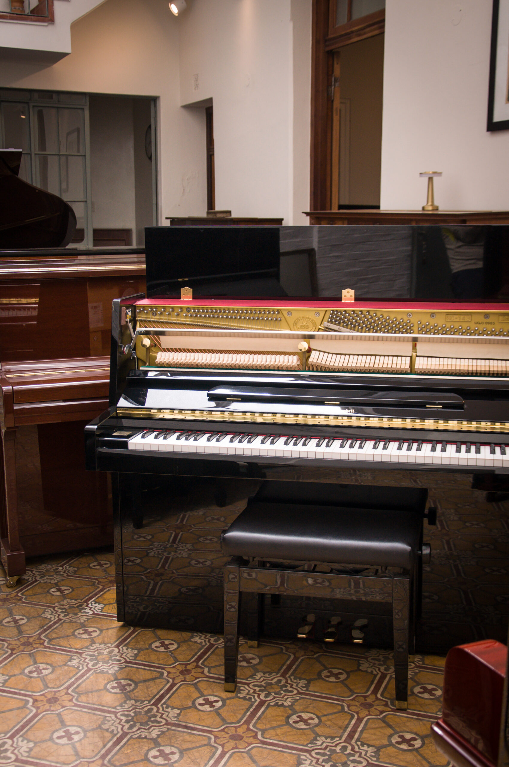 Kohler and Campbell KC-143 piano
