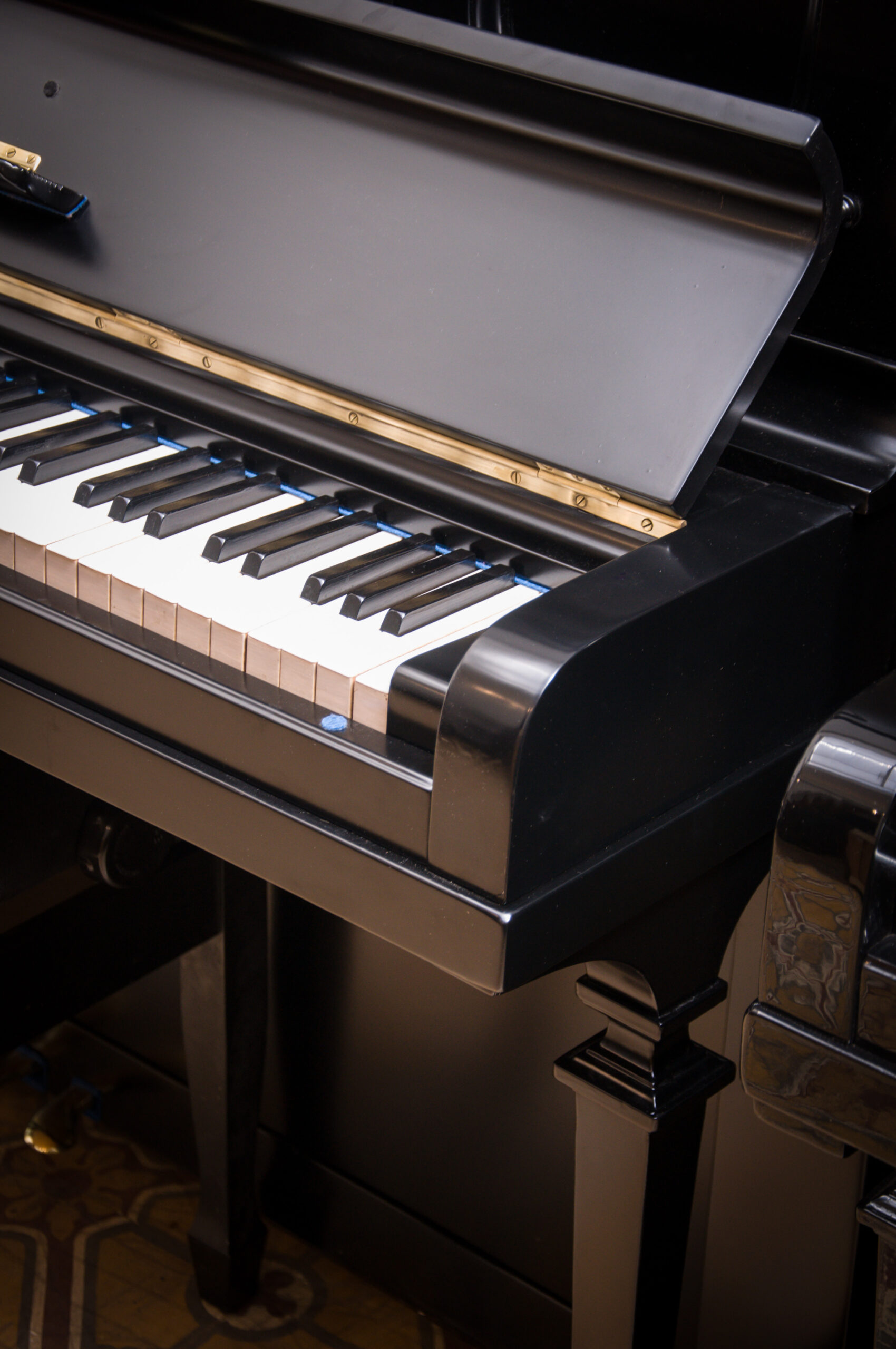 Steinway and Sons piano vertical modelo K-52