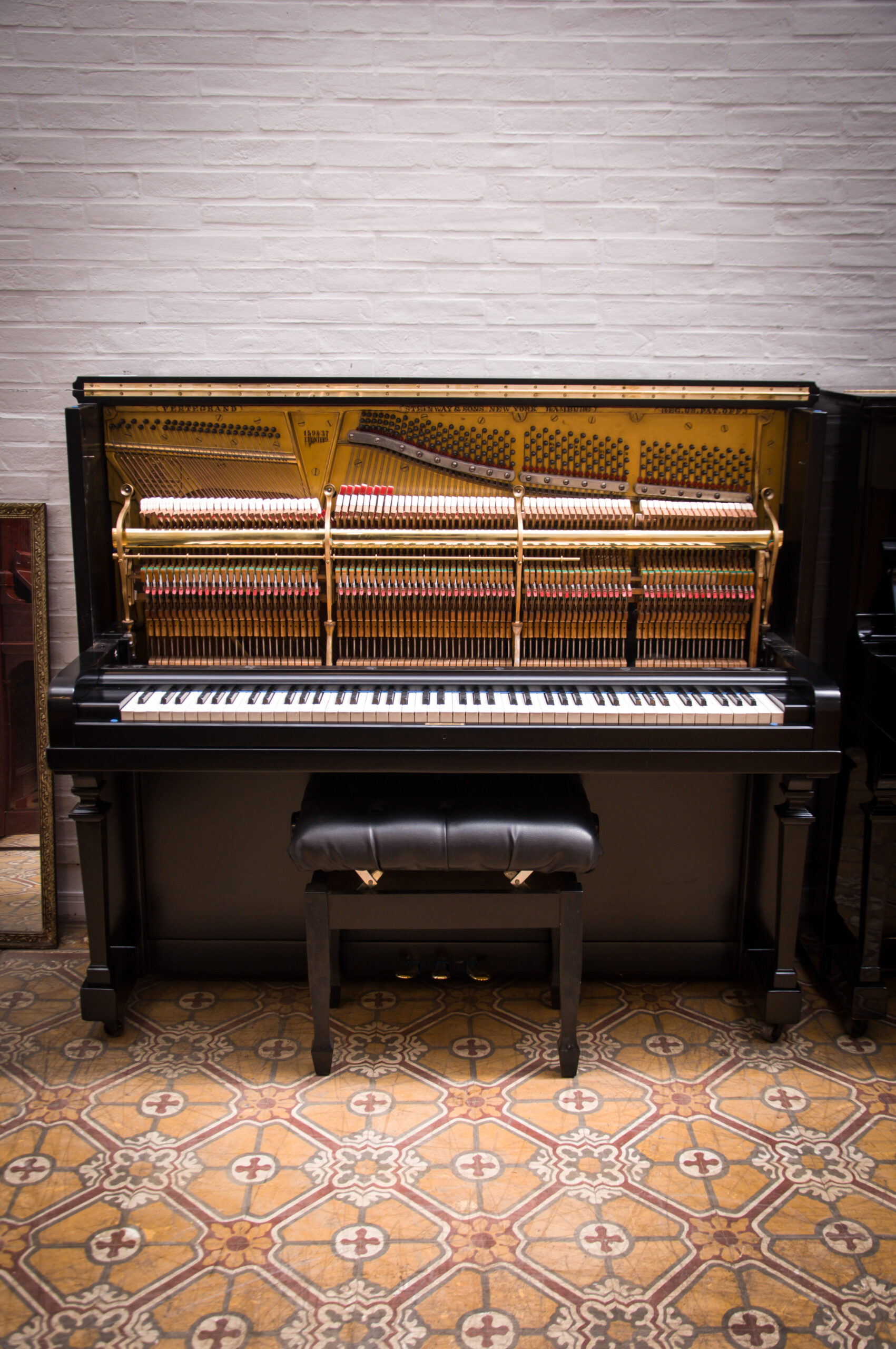 Steinway and Sons piano vertical modelo K-52