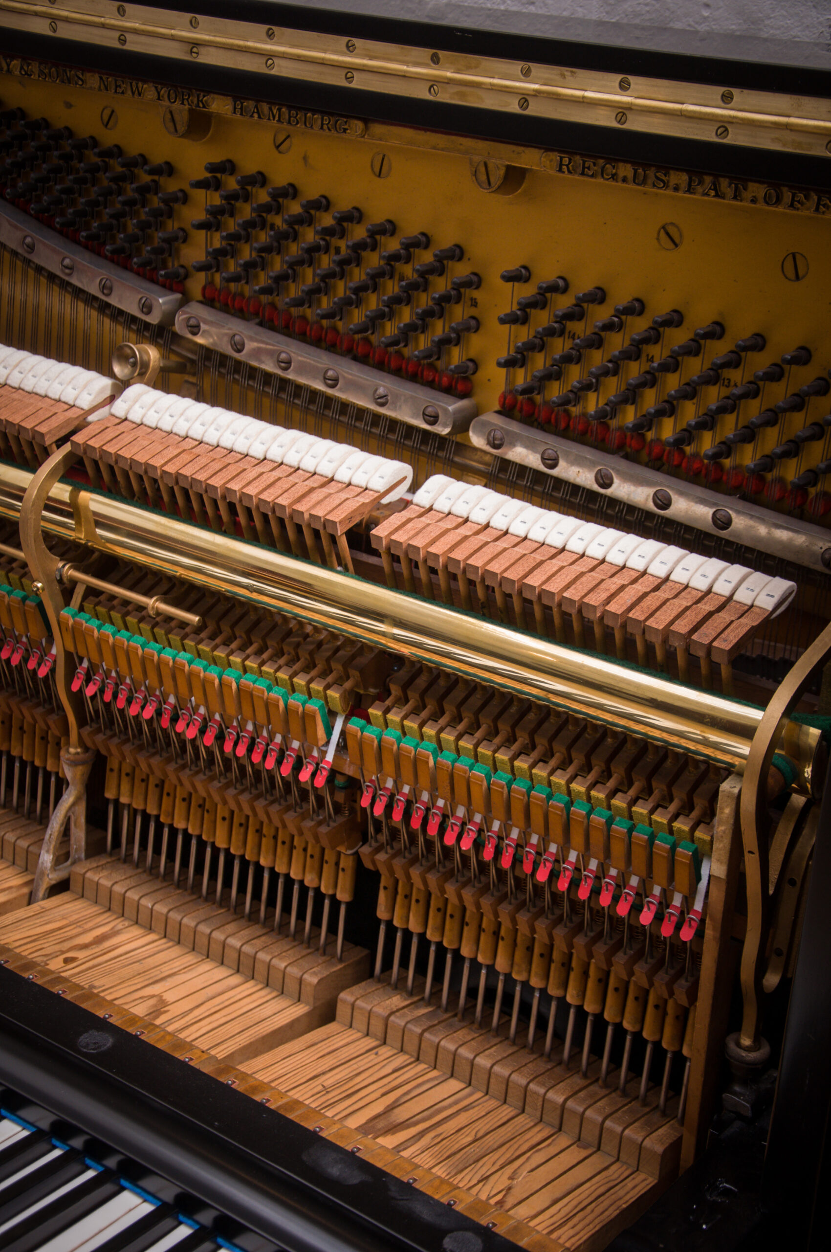 Steinway and Sons piano vertical modelo K-52
