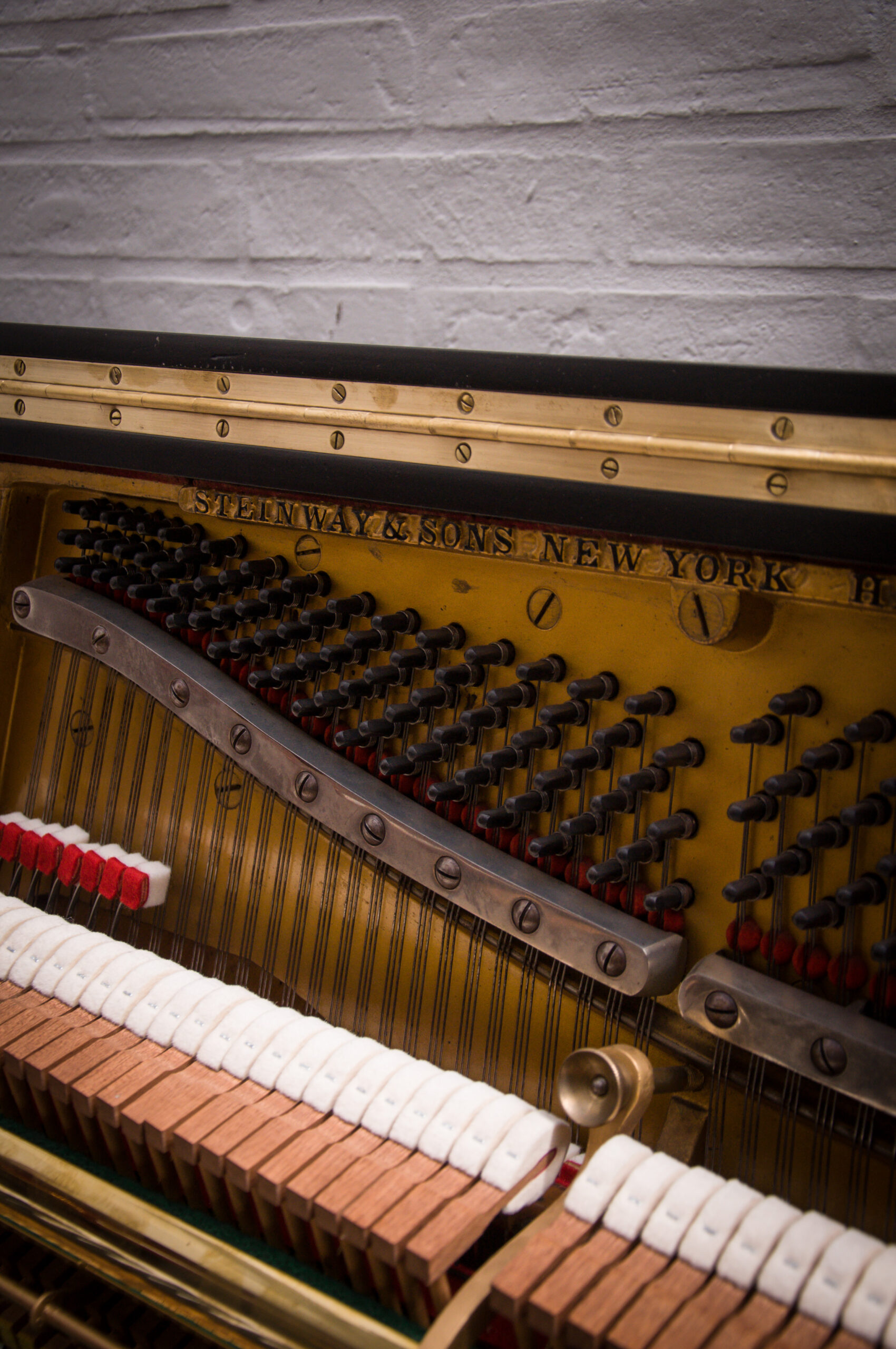 Steinway and Sons piano vertical modelo K-52