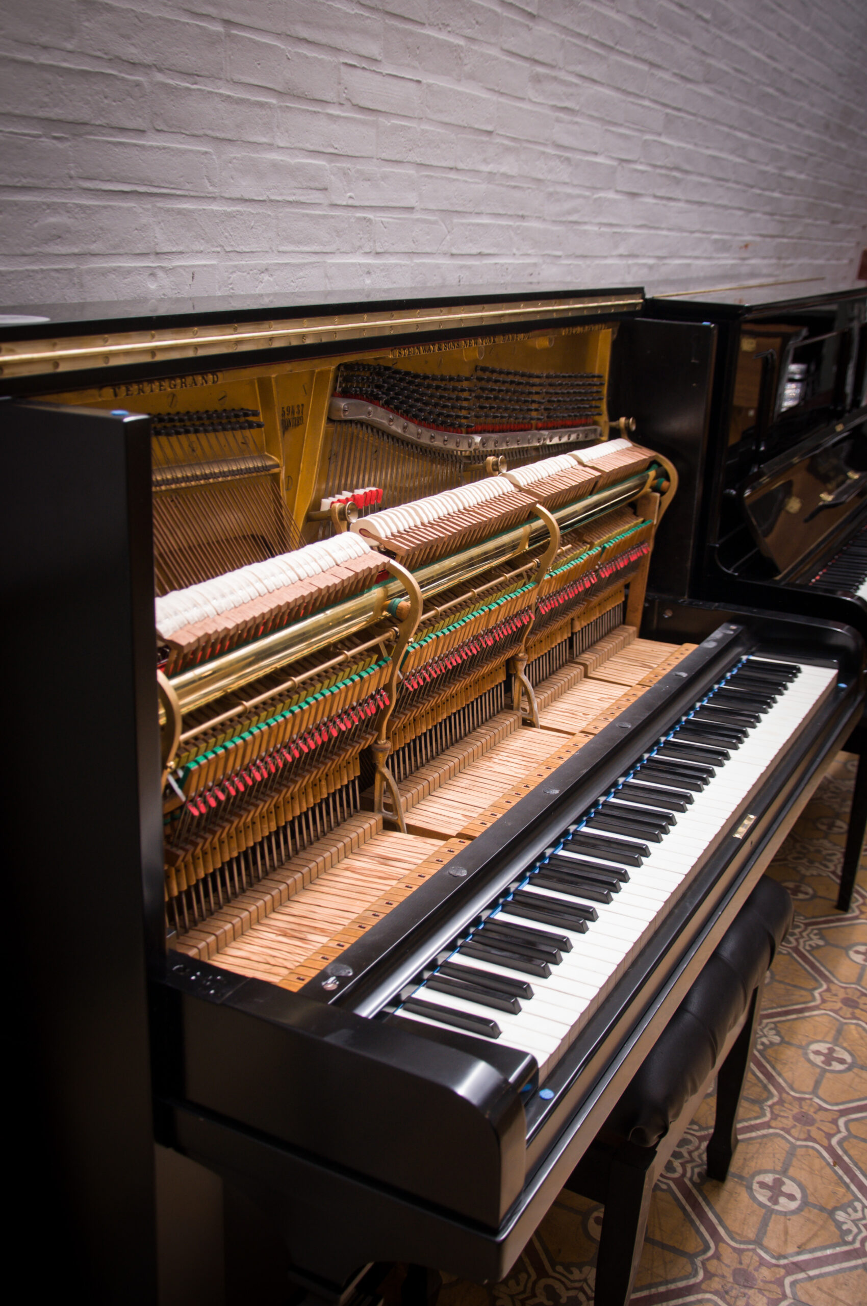 Steinway and Sons piano vertical modelo K-52