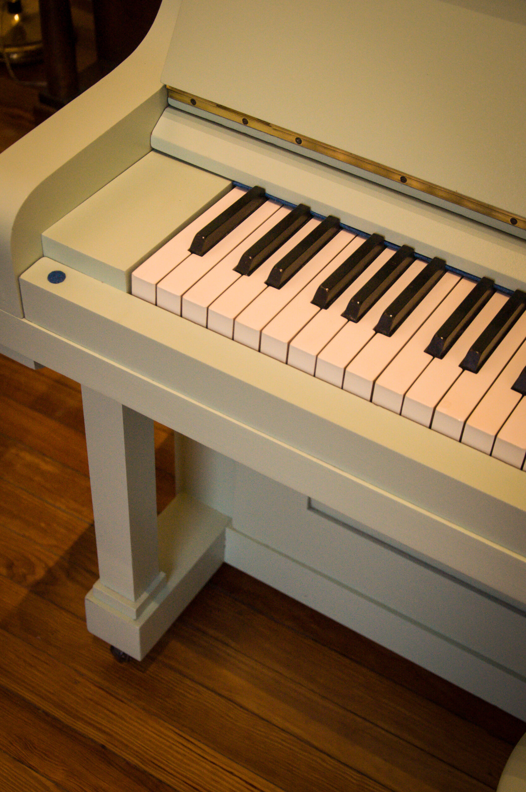 Karl Schultz piano gris