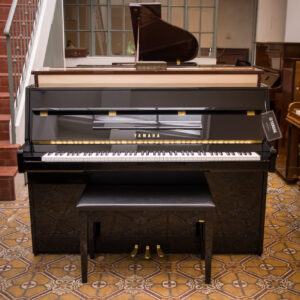 Piano Yamaha JU-109
