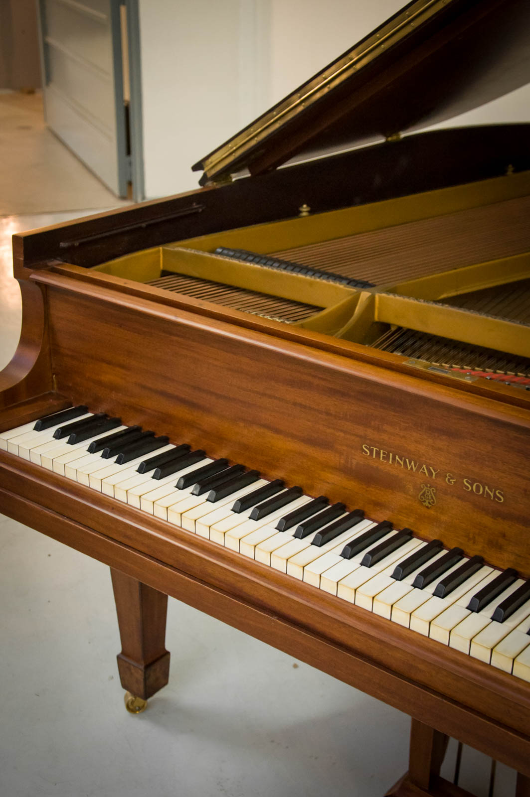 STEINWAY & SONS M-170 DE COLA (279) - Imagen 17