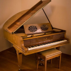 STEINWAY & SONS O-180 DE COLA (312)