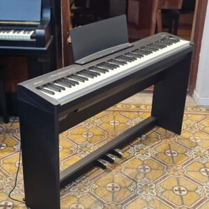 ROLAND FP-30 (PIANO DIGITAL)