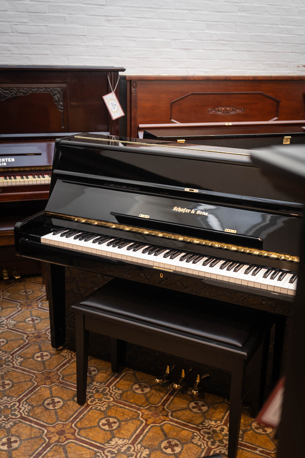 SCHAFER AND SONS (343) - Imagen 2
