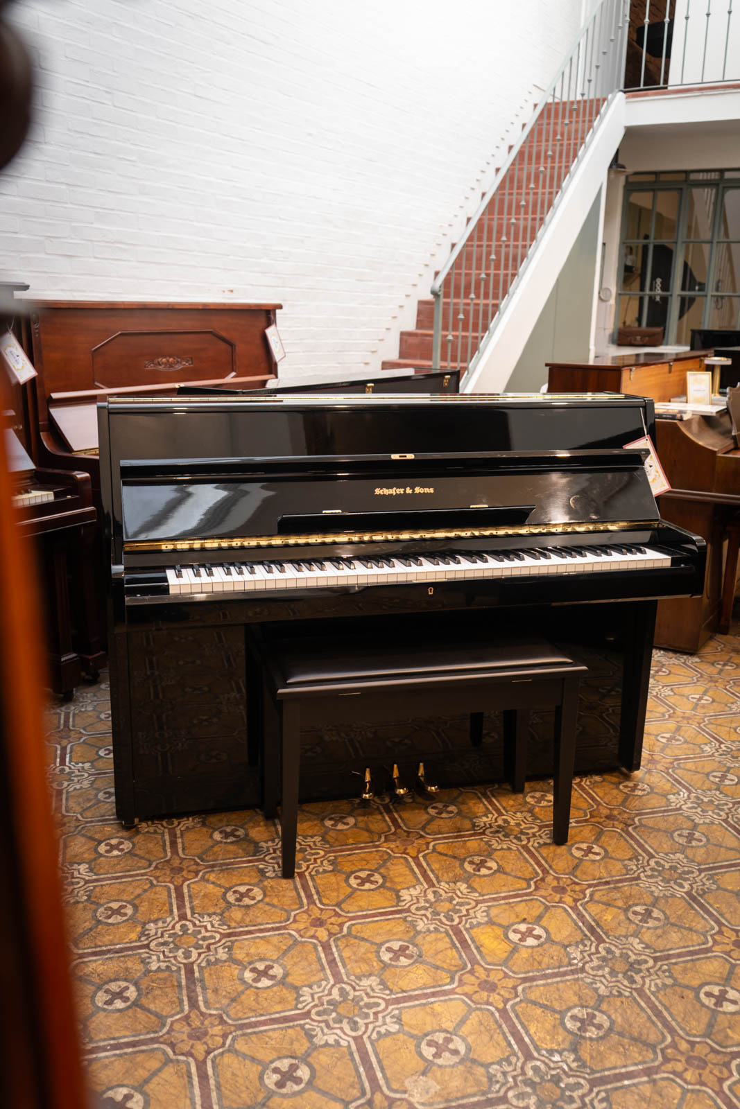 SCHAFER AND SONS (343) - Imagen 3